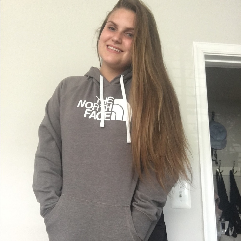 a north face sweashirt